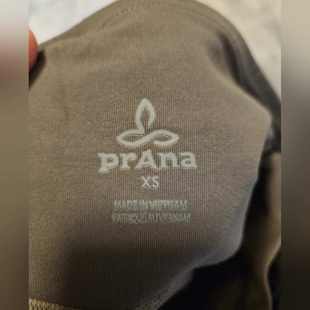 prAna Pillar Capri Legging in Cargo Green - Size XS - Picture 6 of 6